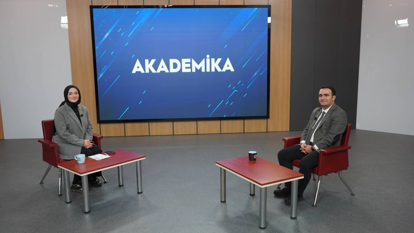 08.12.2025 Gemi Hidromekaniğinde Dijital Dönüşüm ve Yapay Zeka Dr. Öğr. Üyesi Hasan İslam ÇAPUROĞLU