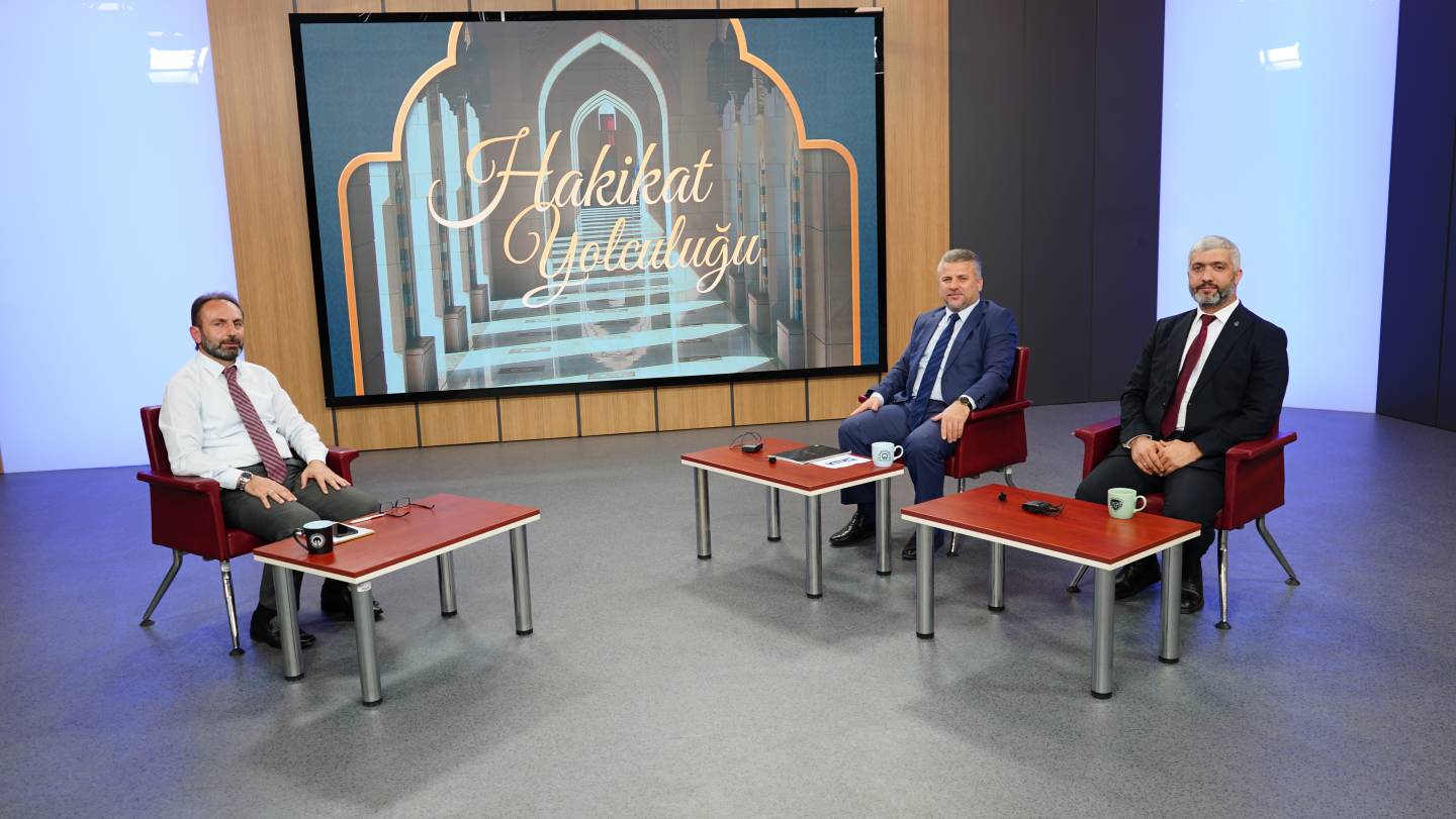 05.11.2025 Ahde Vefa Söze Sadakat Programı Vaiz Mustafa ER, Trabzon İl Müftü Yardımcısı Haydar BEKTAŞOĞLU ve İmam-Hatip İbrahim HELVACI 