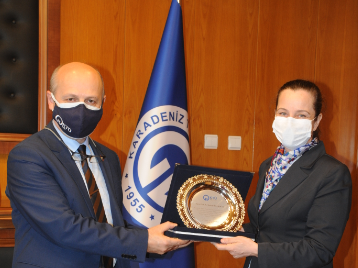 Üniversitemiz Tıp Fakültesi'nde Devir Teslim Töreni