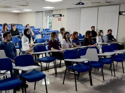 Uzmanlık öğrencilerine yönelik bilgilendirme ve oryantasyon eğitimi düzenlendi