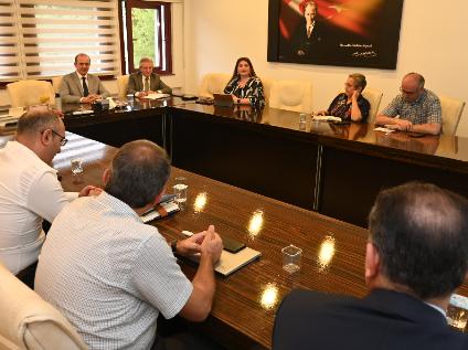 Üniversitemizde, Mezun İlişkileri Yönetimi Toplantısı Yapıldı: KTÜ Mezunlarına Kapsamlı Takip